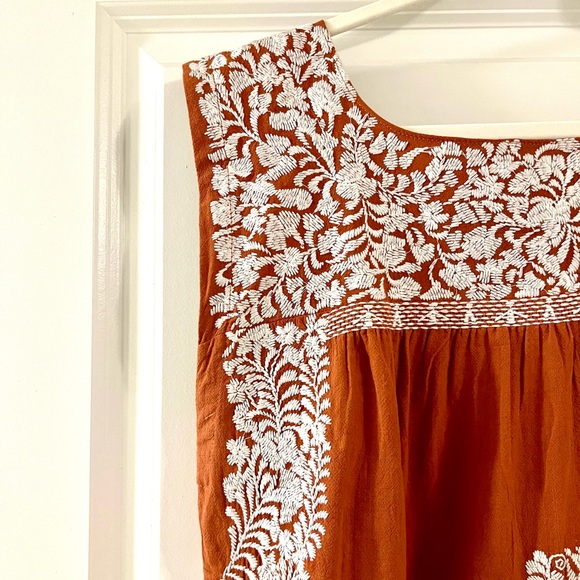 J Marie Orange Embroidered Edge Top Size M - Picture 1 of 5